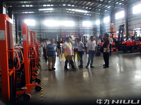 香港商會(huì)訪問團(tuán)蒞臨牛力開展經(jīng)貿(mào)考察活動(dòng) 香港商會(huì)訪問團(tuán)蒞臨牛力開展經(jīng)貿(mào)考察活動(dòng)