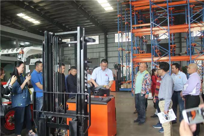 廣東省信用協(xié)會(huì)僑鄉(xiāng)參訪(fǎng)團(tuán)參訪(fǎng)牛力