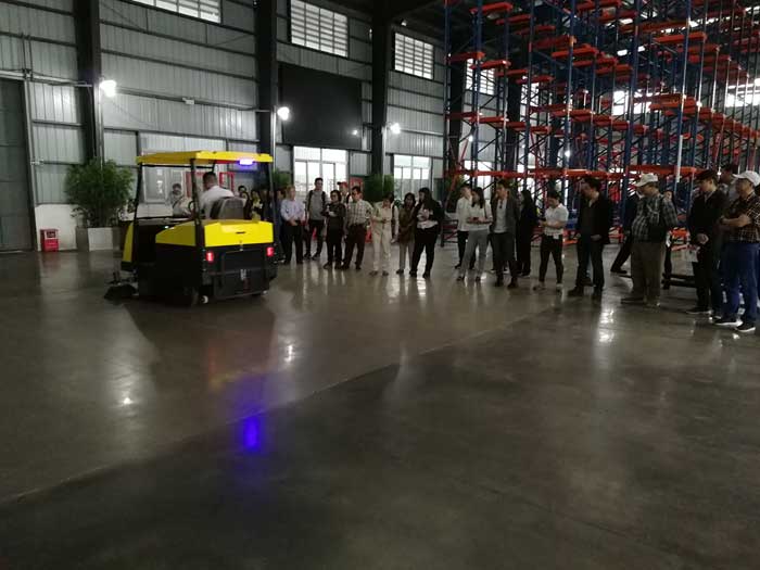 泰國(guó)參觀團(tuán)一行人到我司參加指導(dǎo)